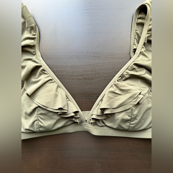 ‘Michael’ Michael Kors Green Ruffle Triangle Bikini Top Size Medium EUC - Picture 5 of 8